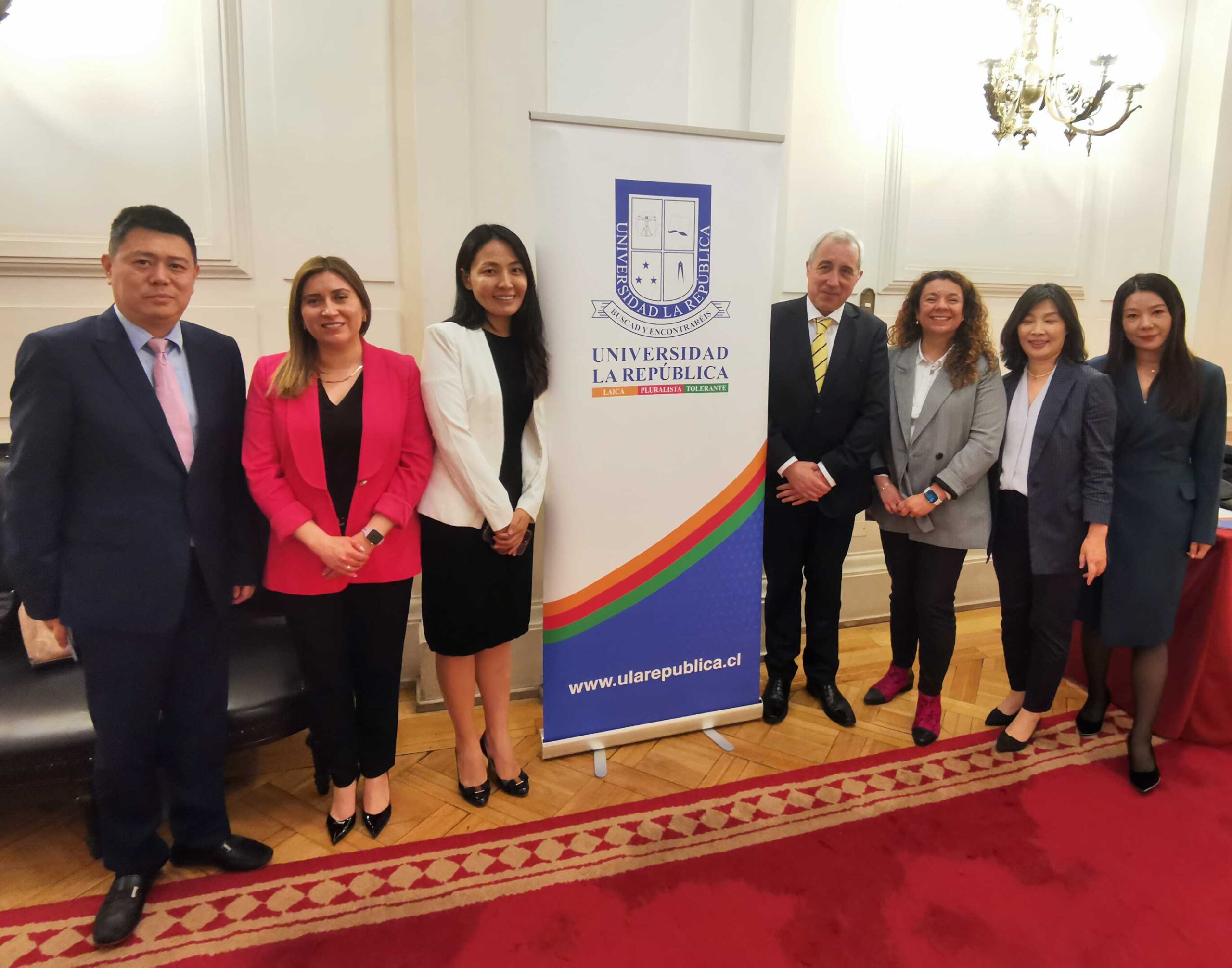 Participación de Universidad La República en la Firma de Alianza entre la Cámara Internacional del Litio & A-CHILAC – Alianza China -Latinoamericana y el Caribe.